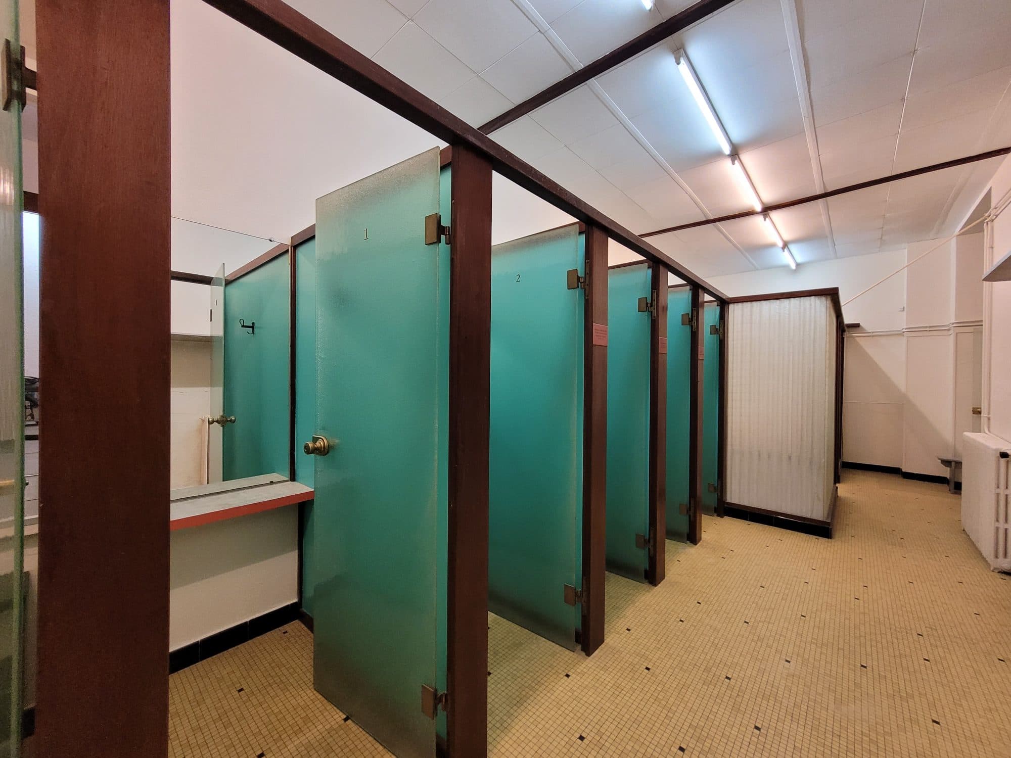 Local commercial · 350 m² · Location — photo 3