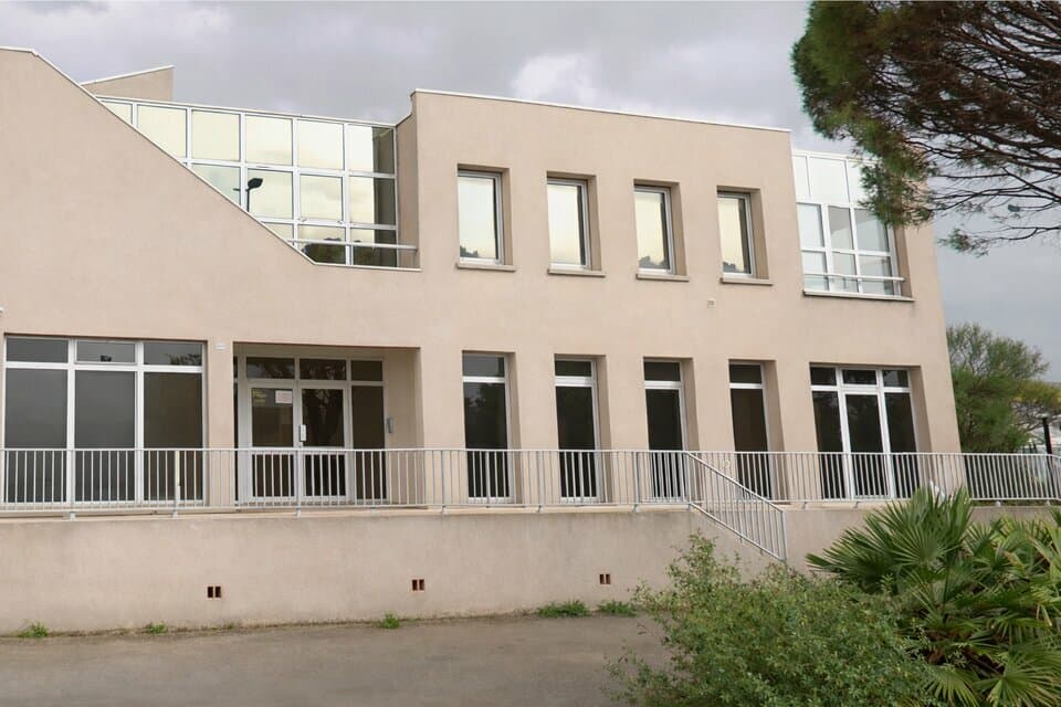 Local commercial 150 m² — CARPENTRAS — photo 1