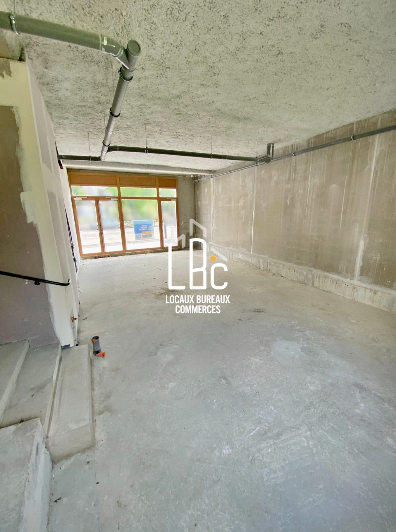Local commercial · 80 m² · Location — photo 1