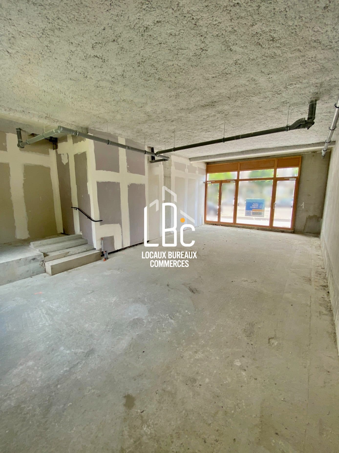 Local commercial · 80 m² · Location — photo 3