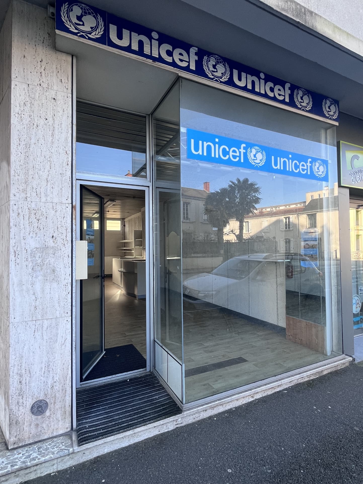 Local commercial 36 m² — LA ROCHE SUR YON — photo 1