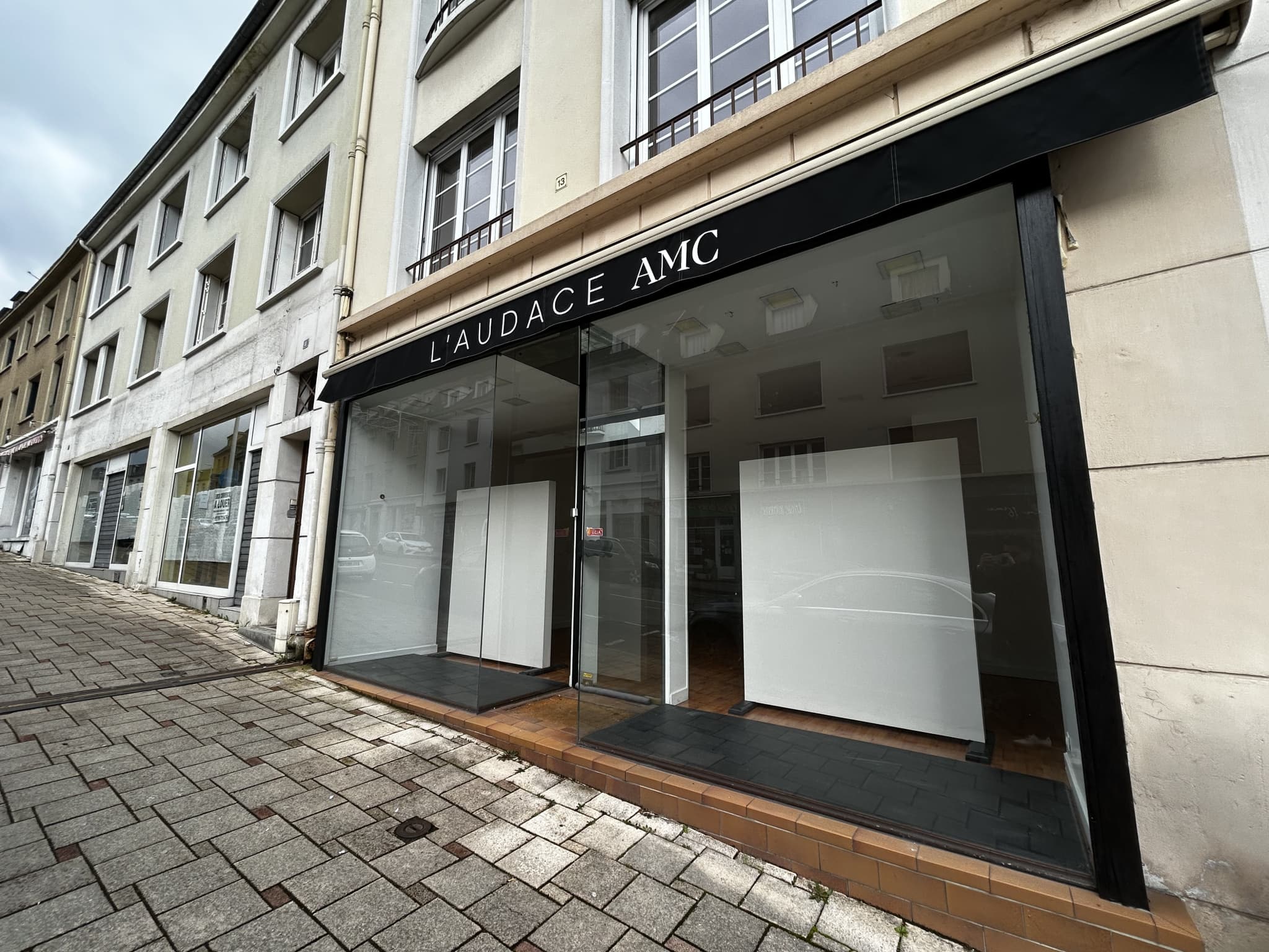 Local commercial 50 m² — LE CREUSOT — photo 1