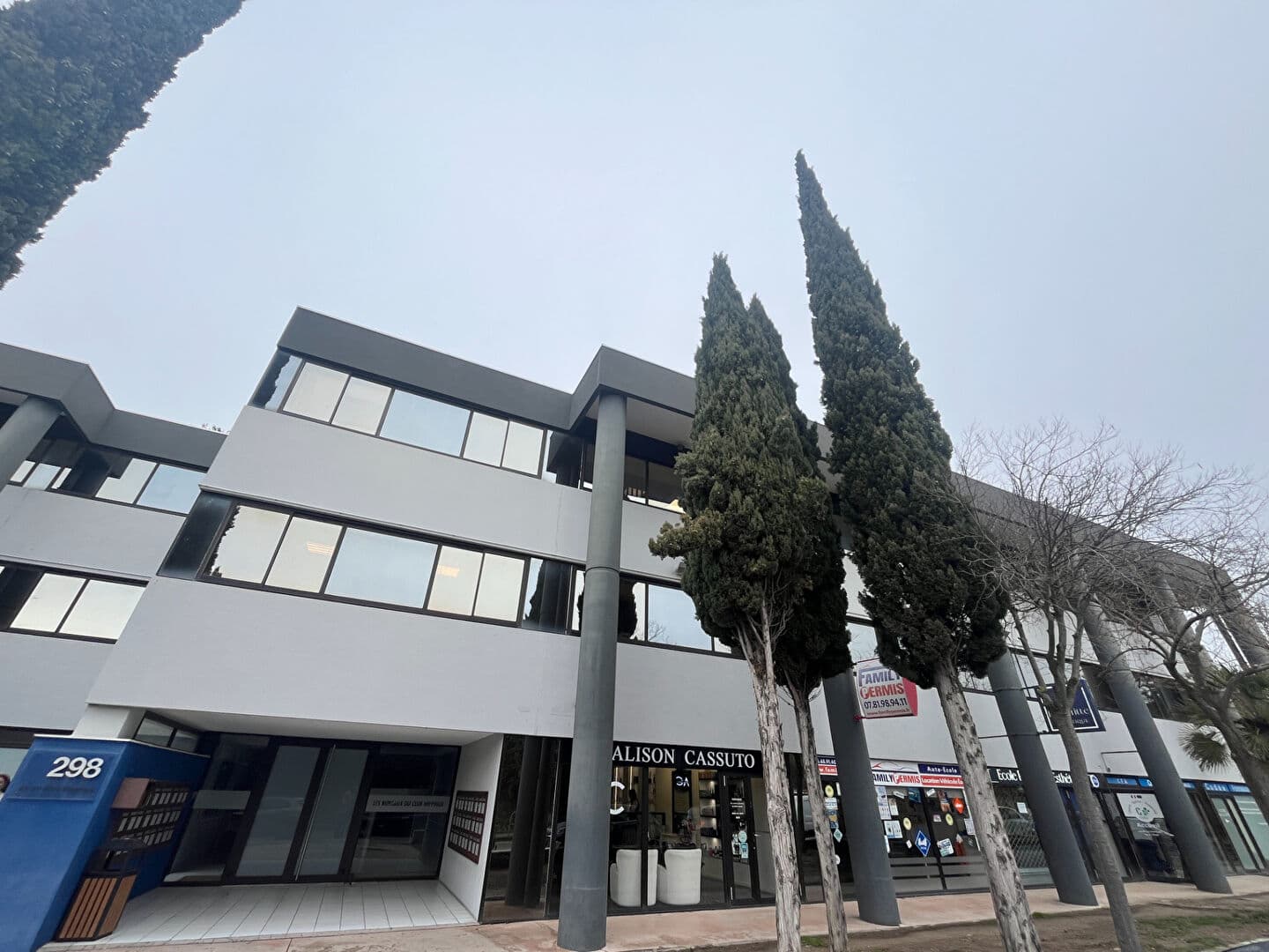 Local commercial 60 m² — AIX EN PROVENCE — photo 1