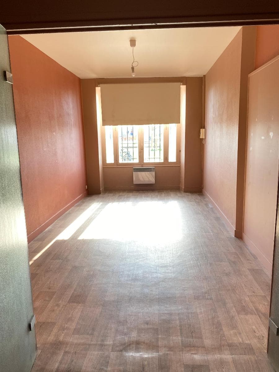 Local commercial · 35 m² · Location — photo 2