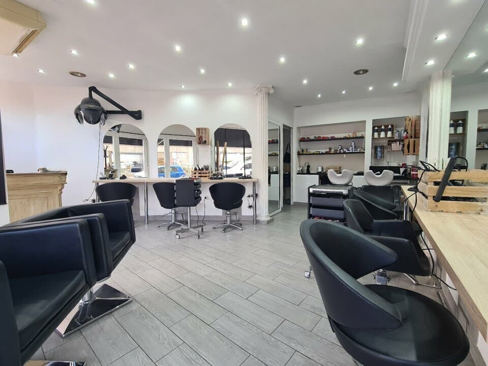 Local commercial · 55 m² · Location — photo 1