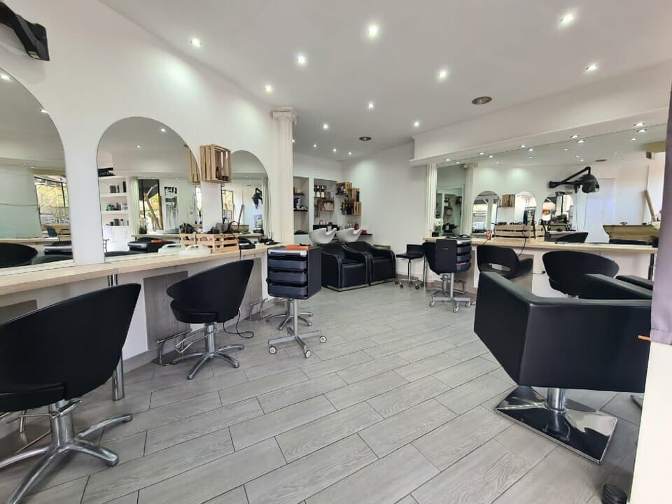 Local commercial · 55 m² · Location — photo 2