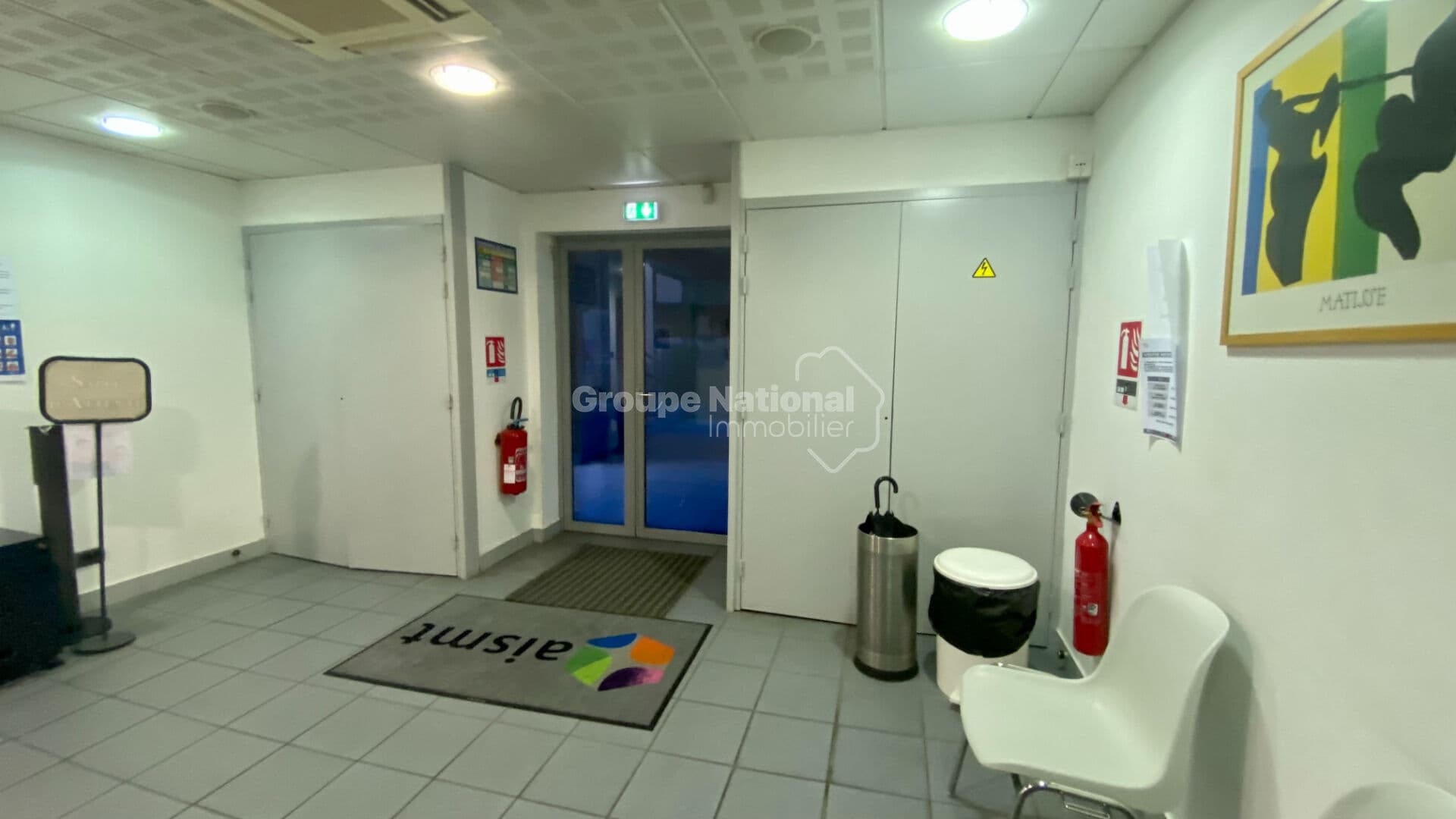 Local commercial 167 m² — GARD — photo 1