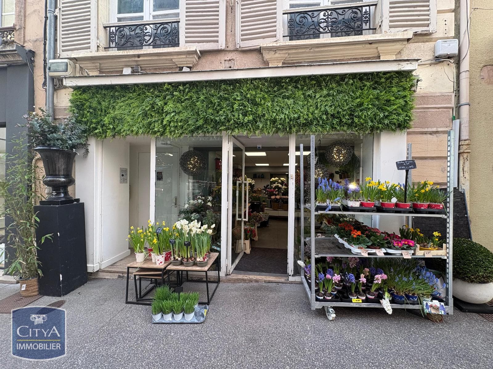 Local commercial 32 m² — MACON — photo 1