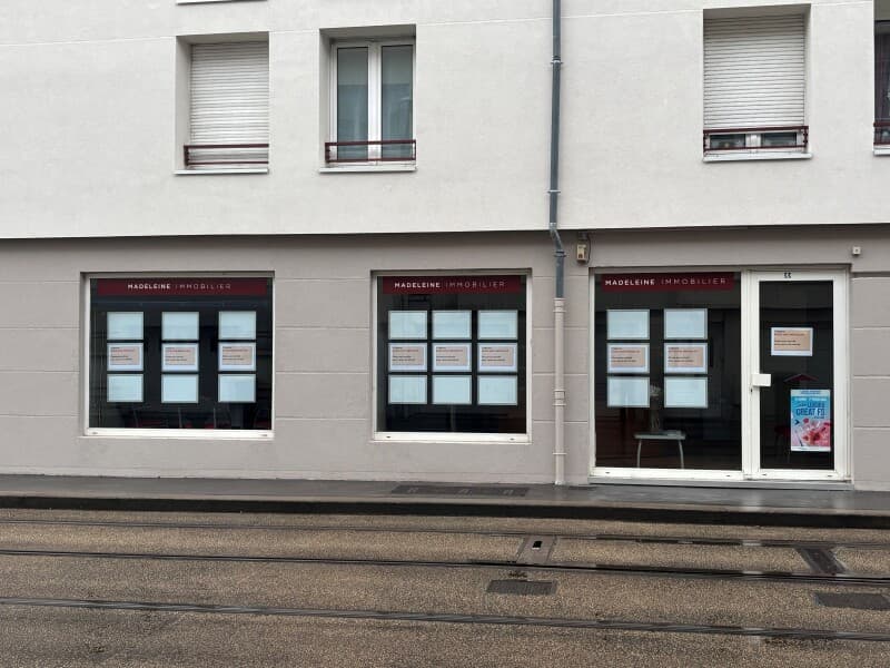 Local commercial 49 m² — ORLEANS — photo 1