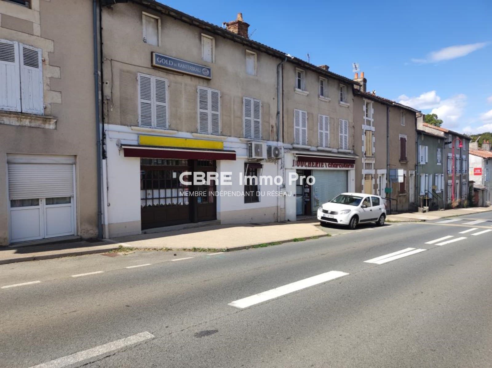 Local commercial 390 m² — VIENNE — photo 1