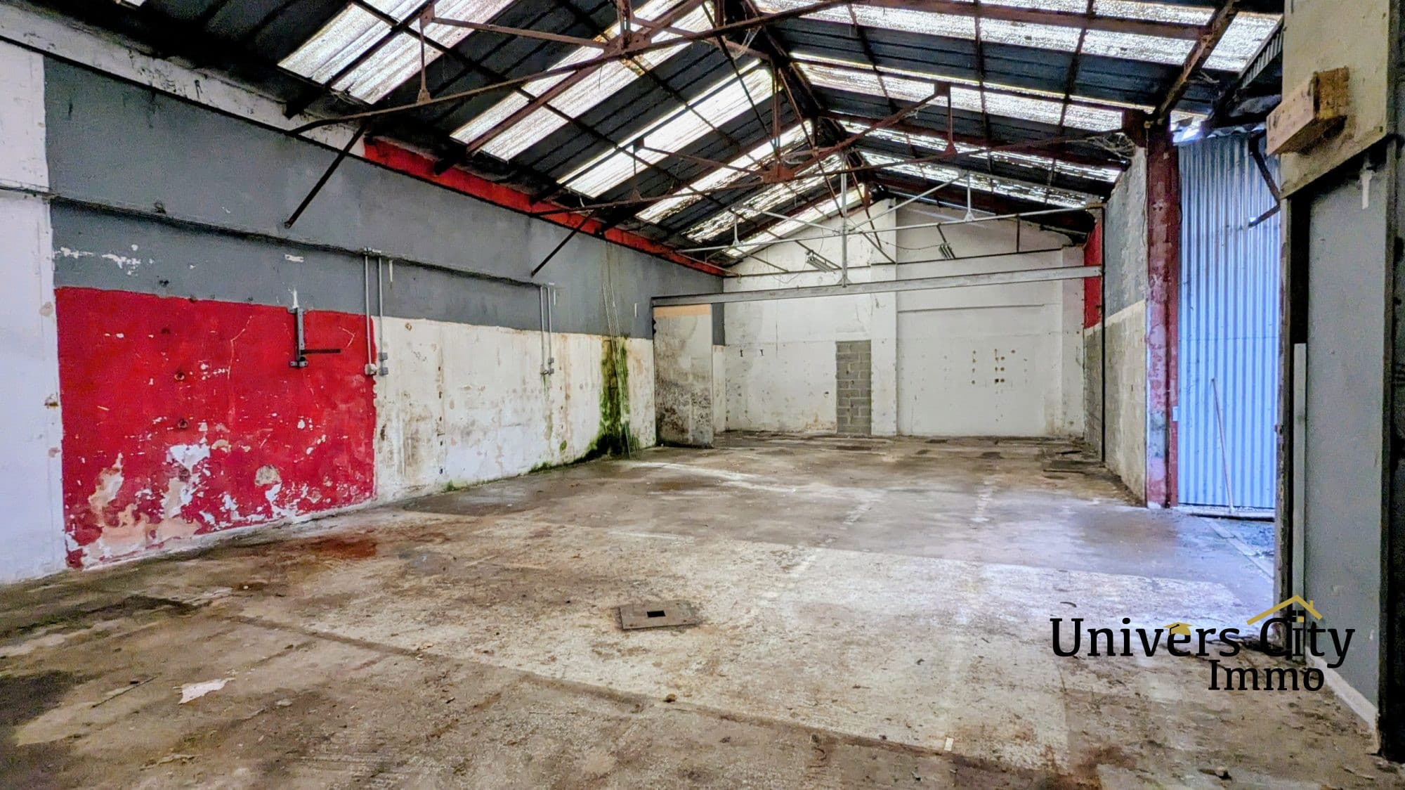 Local commercial 350 m² — NANTES — photo 1