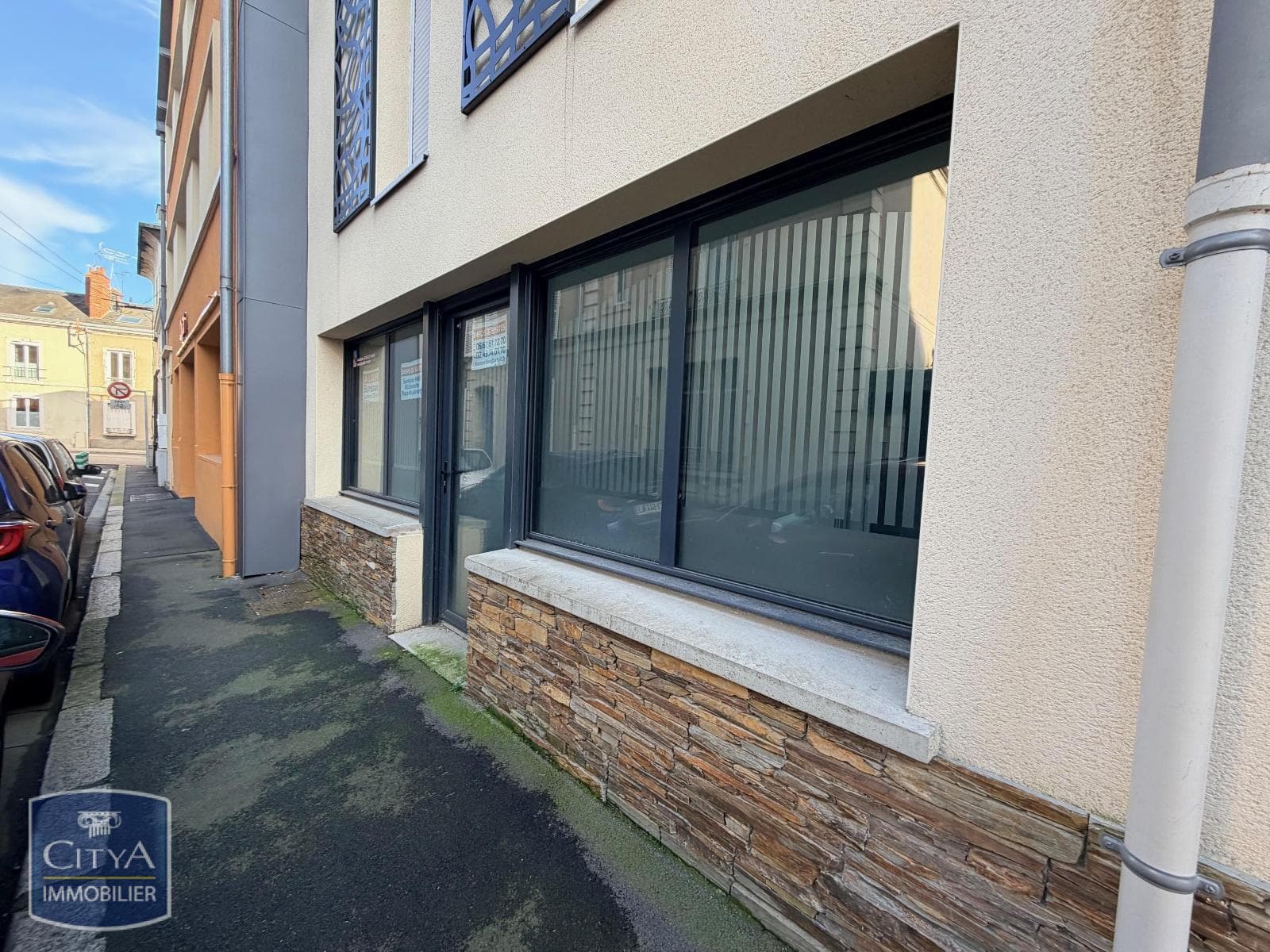 Local commercial · 29 m² · Location — photo 1
