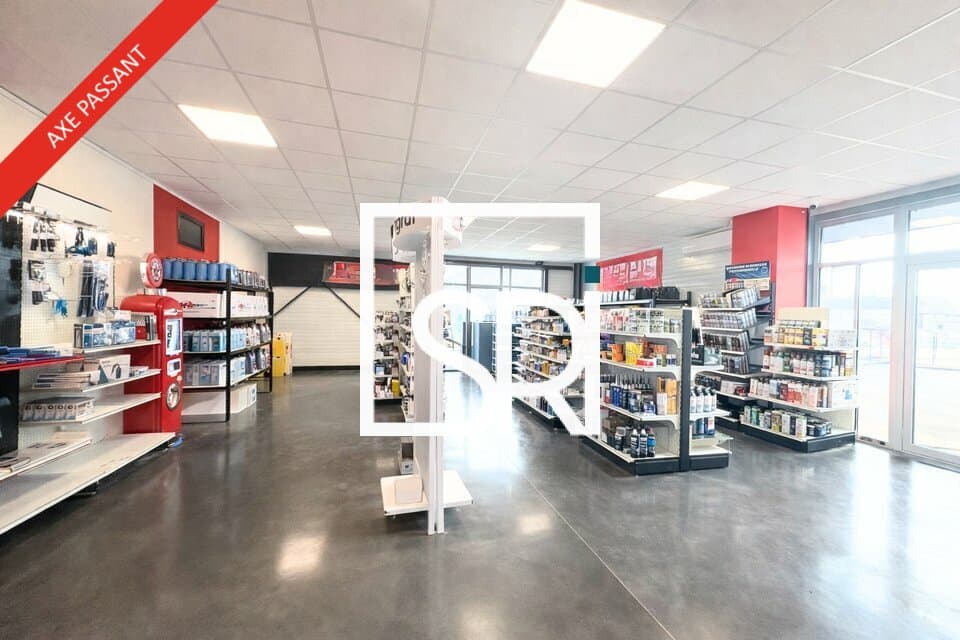 Local commercial · 157 m² · Location — photo 2