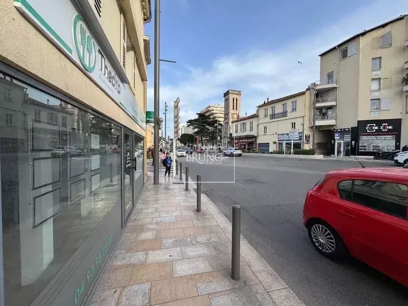 Local commercial · 139 m² · Location — photo 2