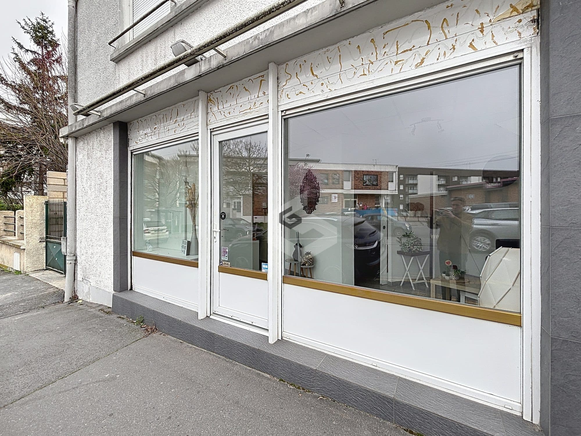 Local commercial 36 m² — REIMS — photo 1