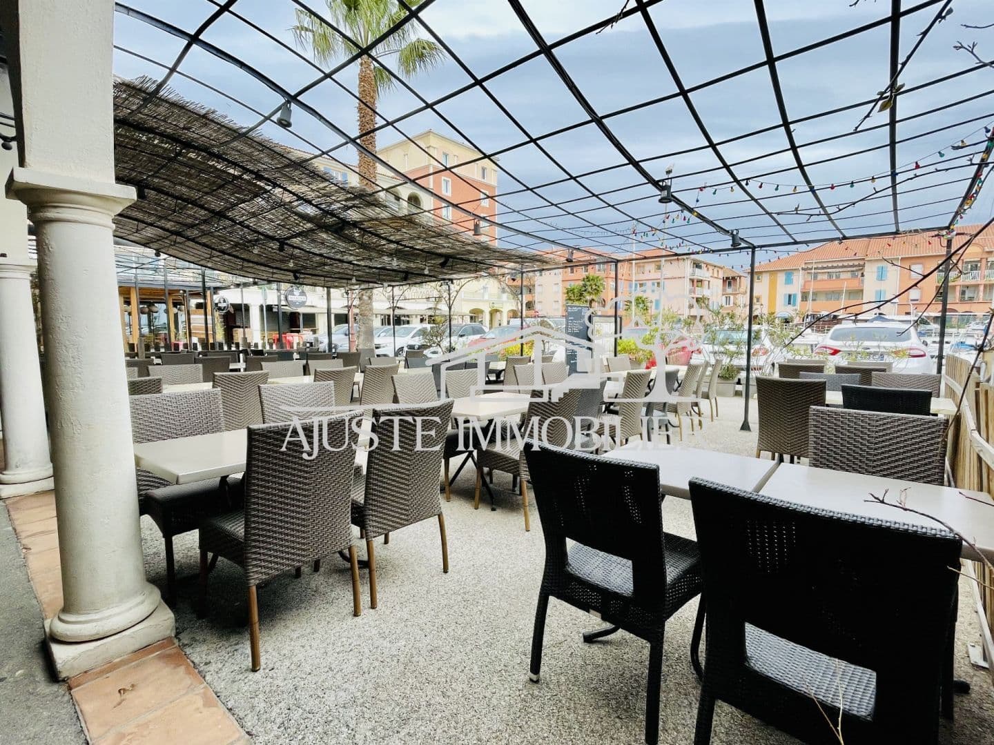 Local commercial 90 m² — BOUCHES DU RHONE — photo 1