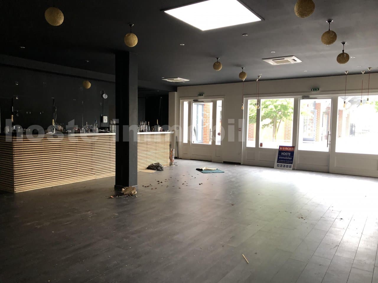Local commercial · 148 m² · Location — photo 3