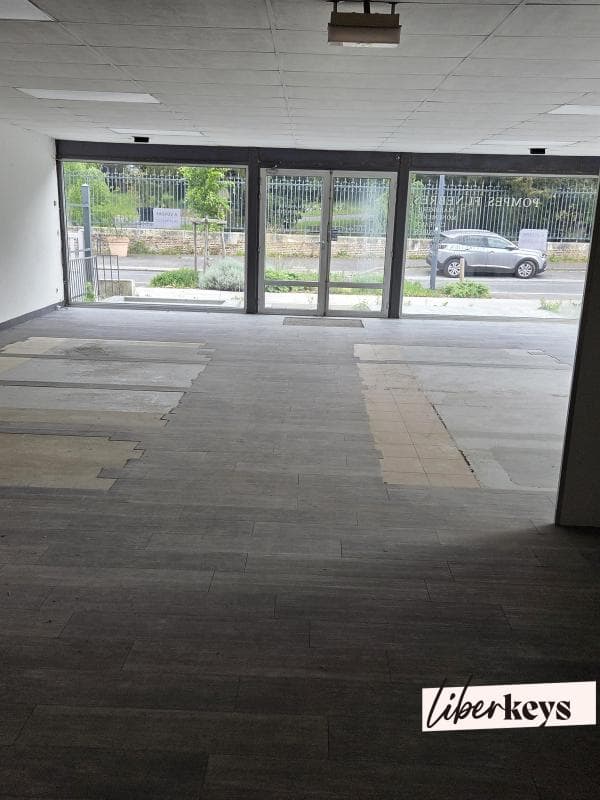 Local commercial · 130 m² · Fonds de commerce — photo 2