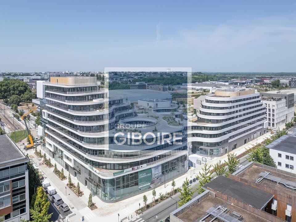 Local commercial 1416 m² — ANGERS — photo 1