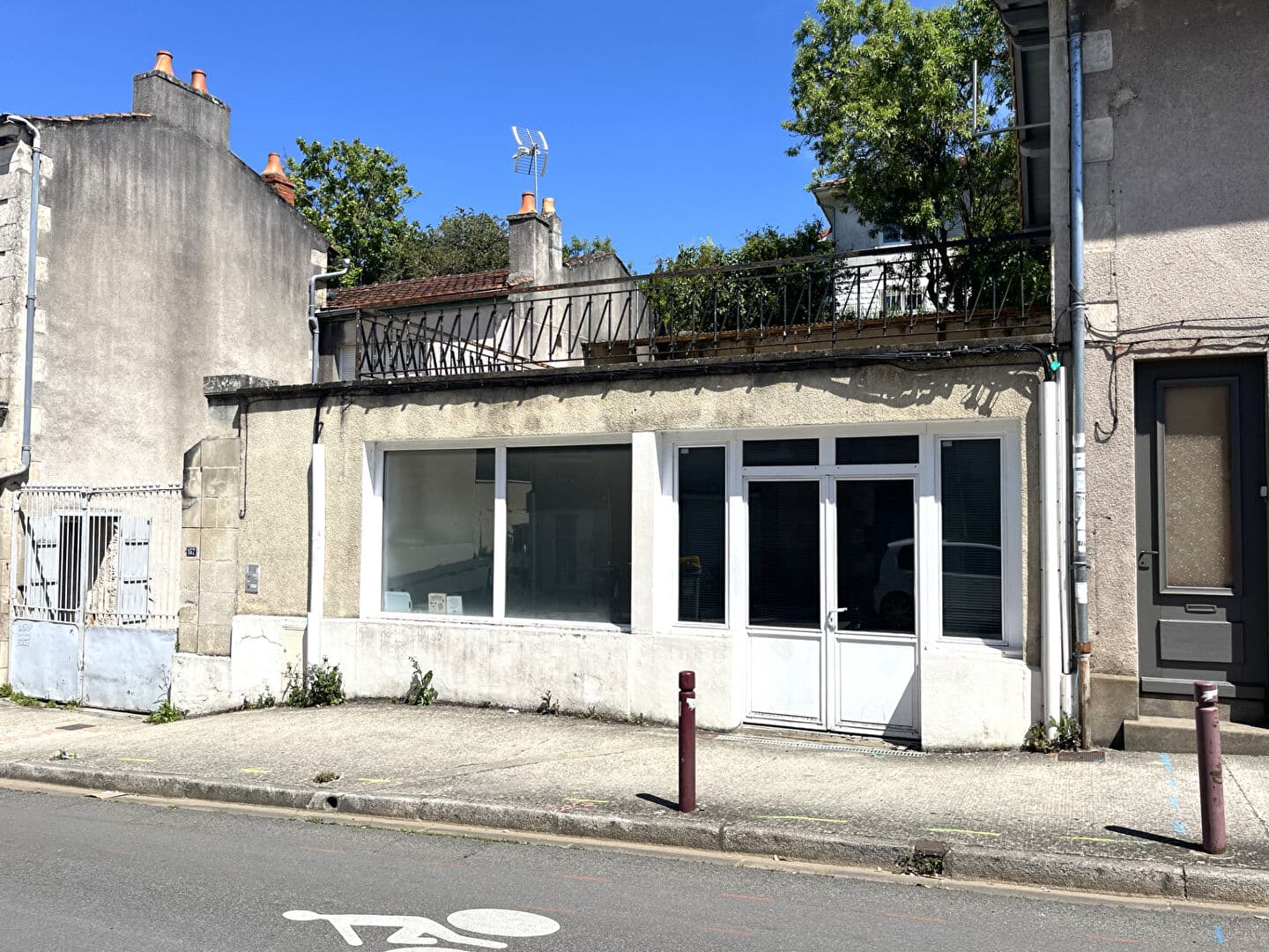 Local commercial 65 m² — VIENNE — photo 1