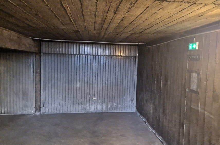 Local commercial 16 m² — ST ETIENNE — photo 1