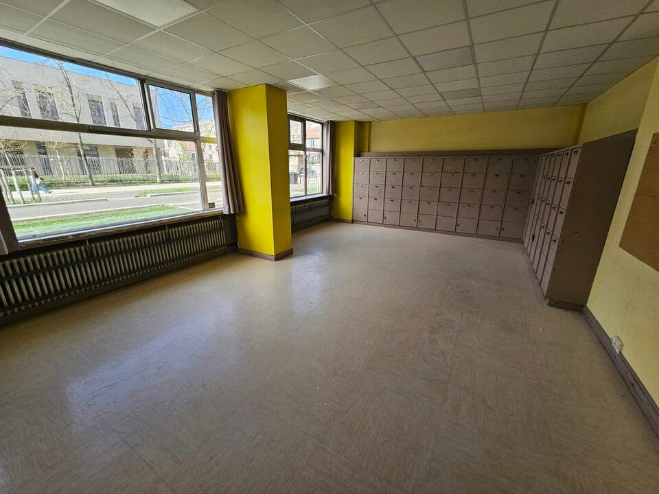 Local commercial · 193 m² · Location — photo 3