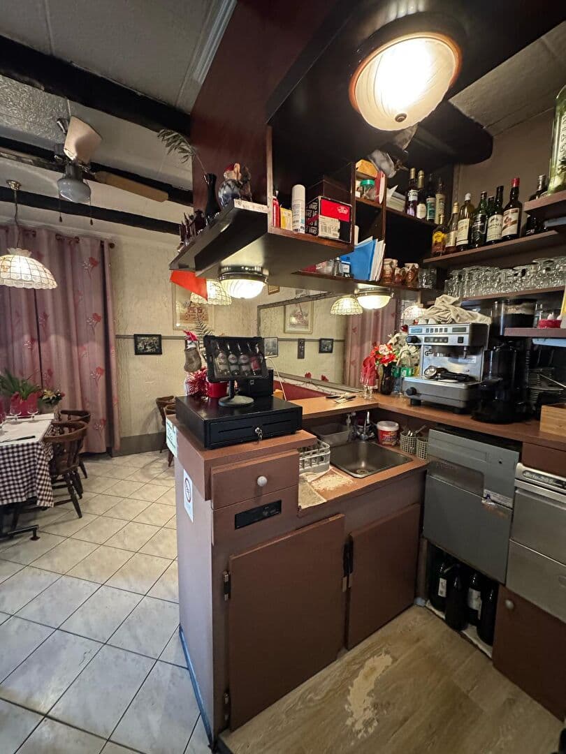 Local commercial 42 m² — HAUTS DE SEINE — photo 1