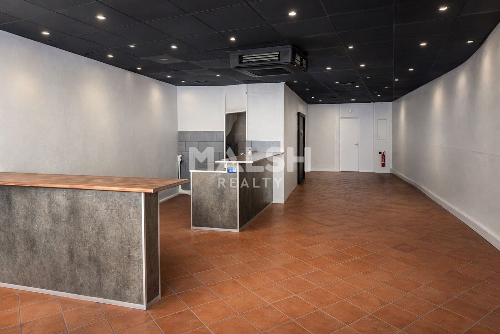 Local commercial 125 m² — LOIRE — photo 1