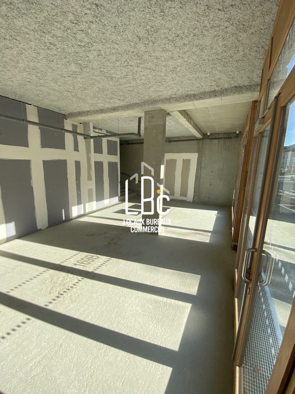 Local commercial · 200 m² · Location — photo 2