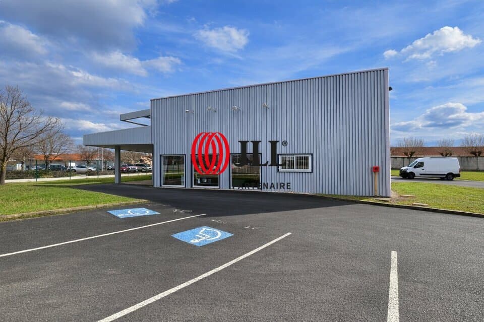 Local commercial · 614 m² · Location — photo 2