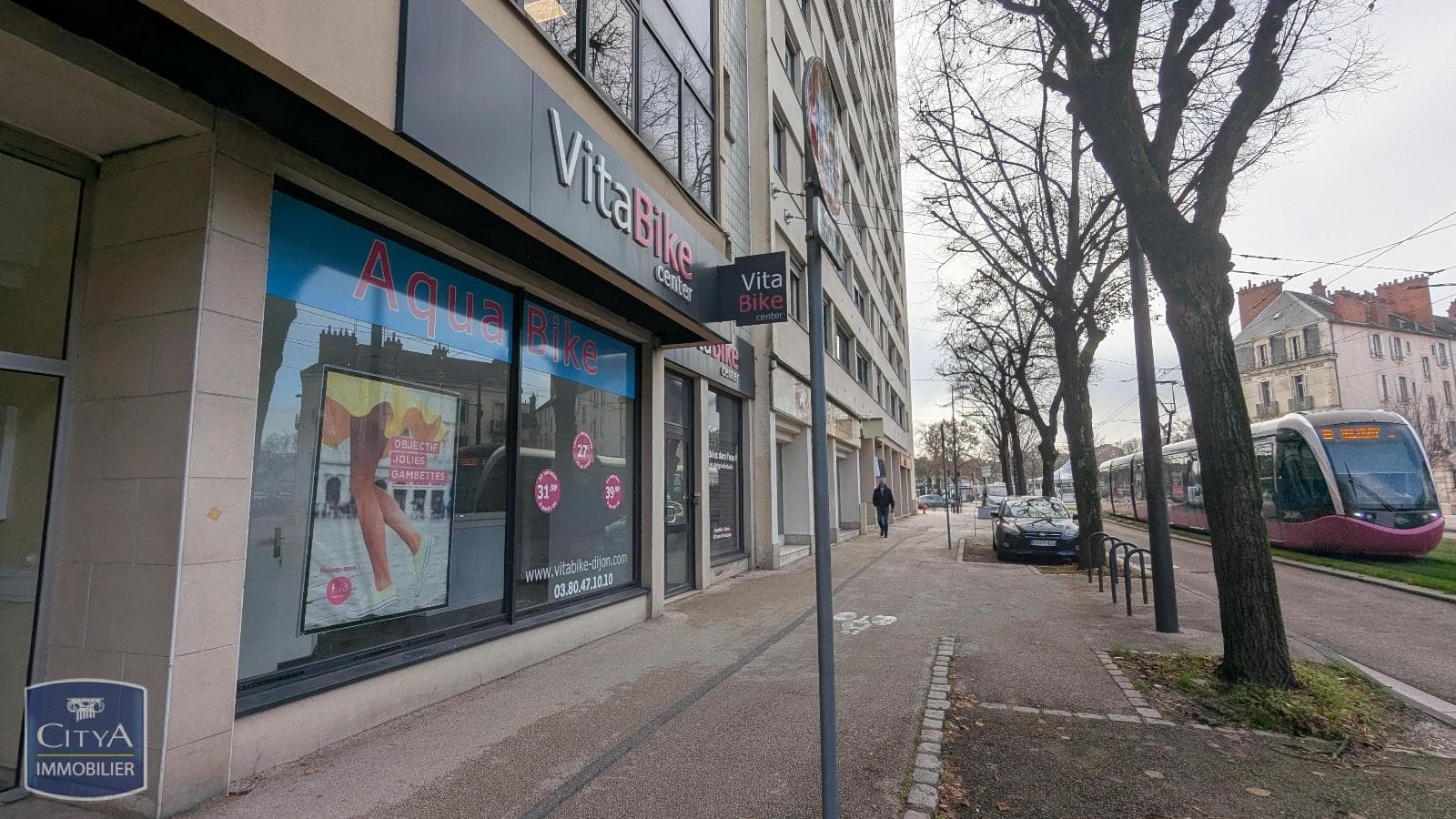 Local commercial 100 m² — DIJON — photo 1