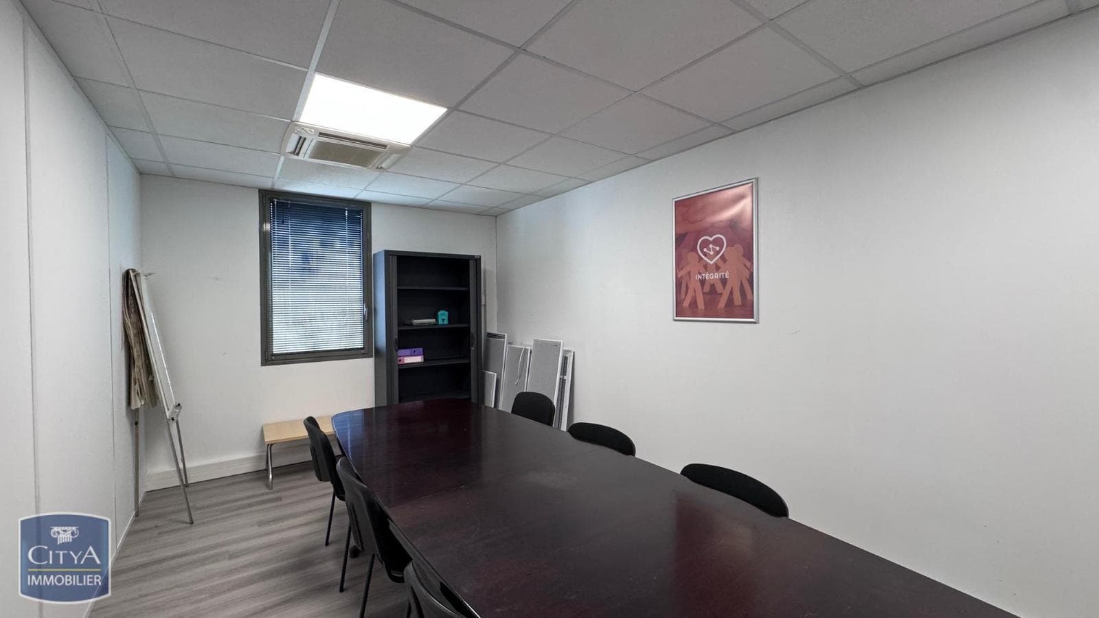 Local commercial · 150 m² · Achat des murs — photo 3