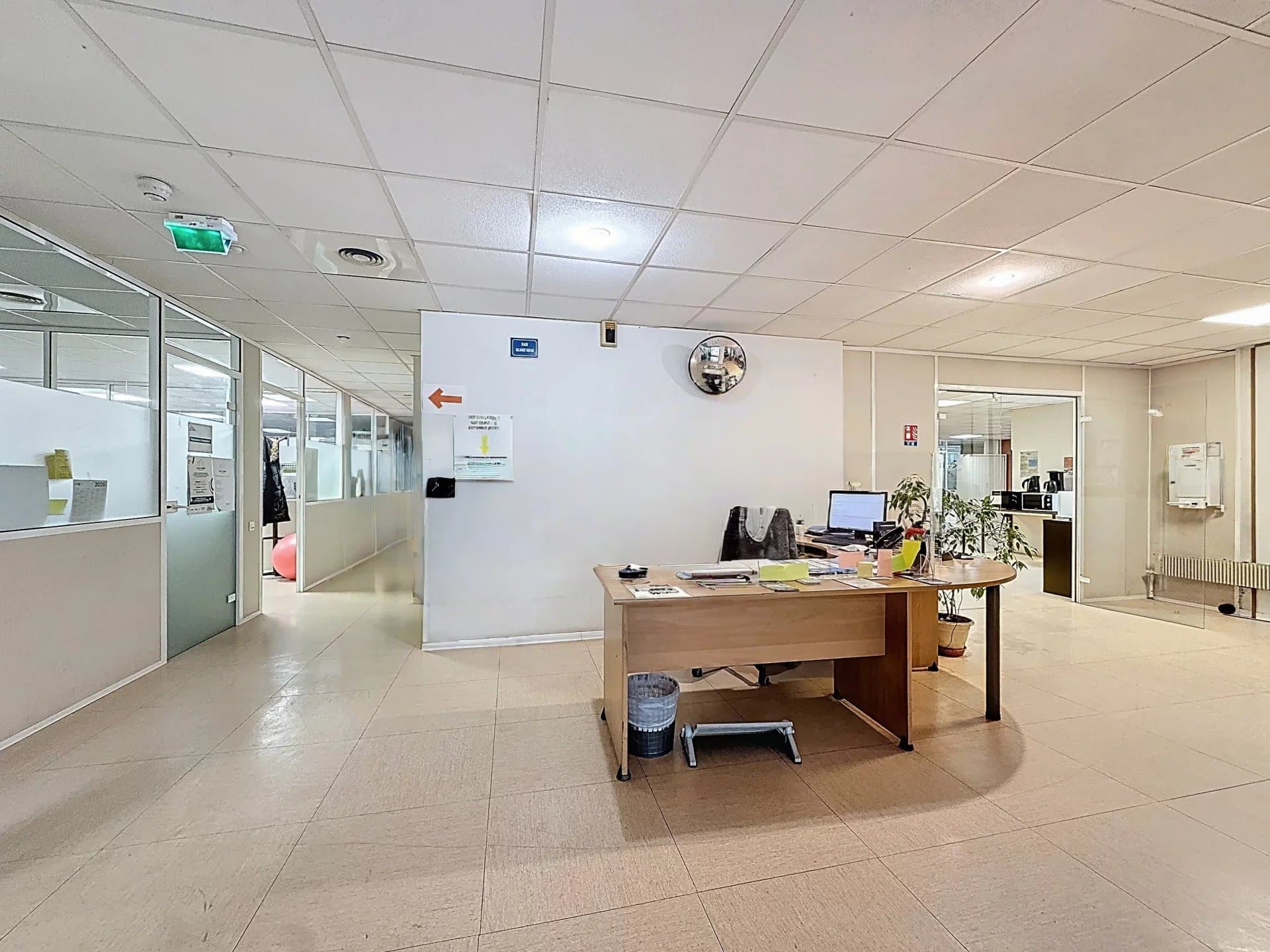 Local commercial · 588 m² · Achat des murs — photo 2