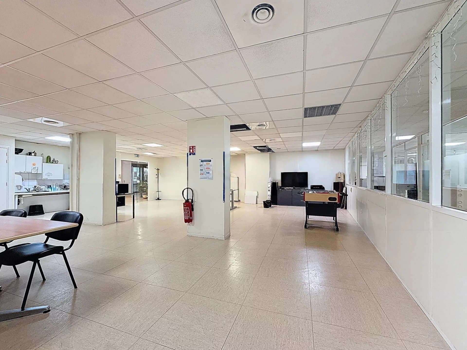 Local commercial · 588 m² · Achat des murs — photo 3