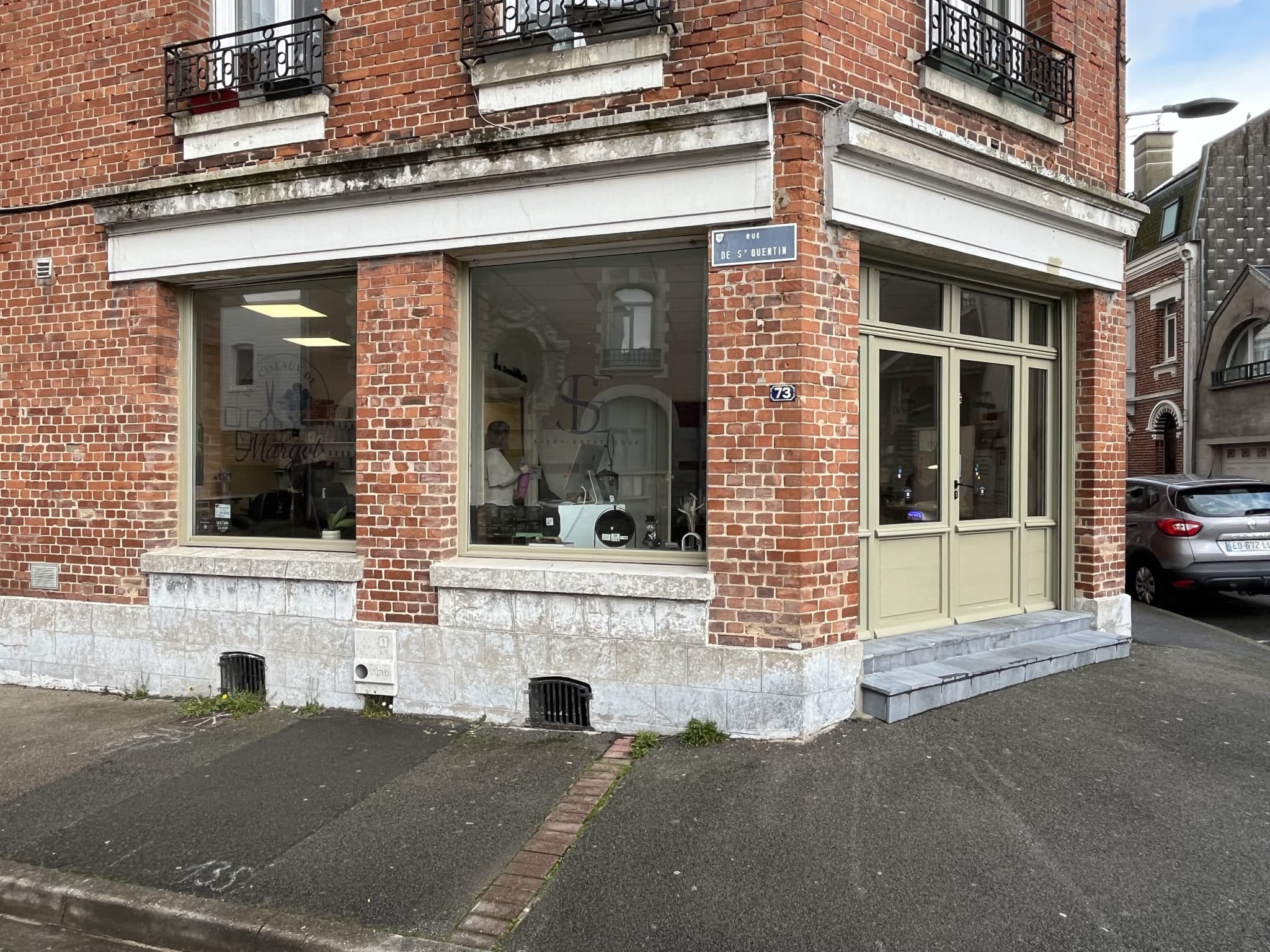 Local commercial · 83 m² · Location — photo 1