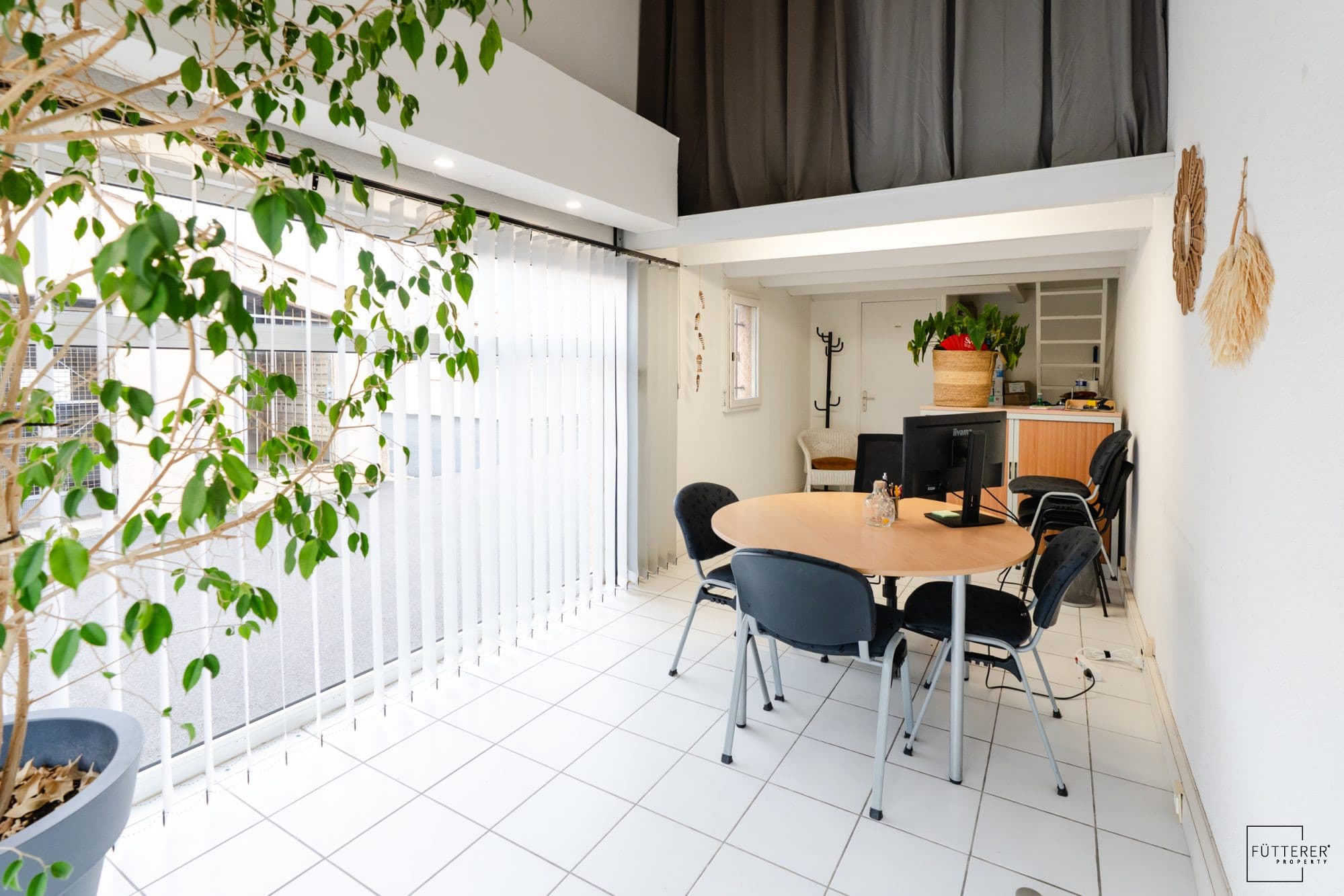 Local commercial 34 m² — GRUISSAN — photo 1