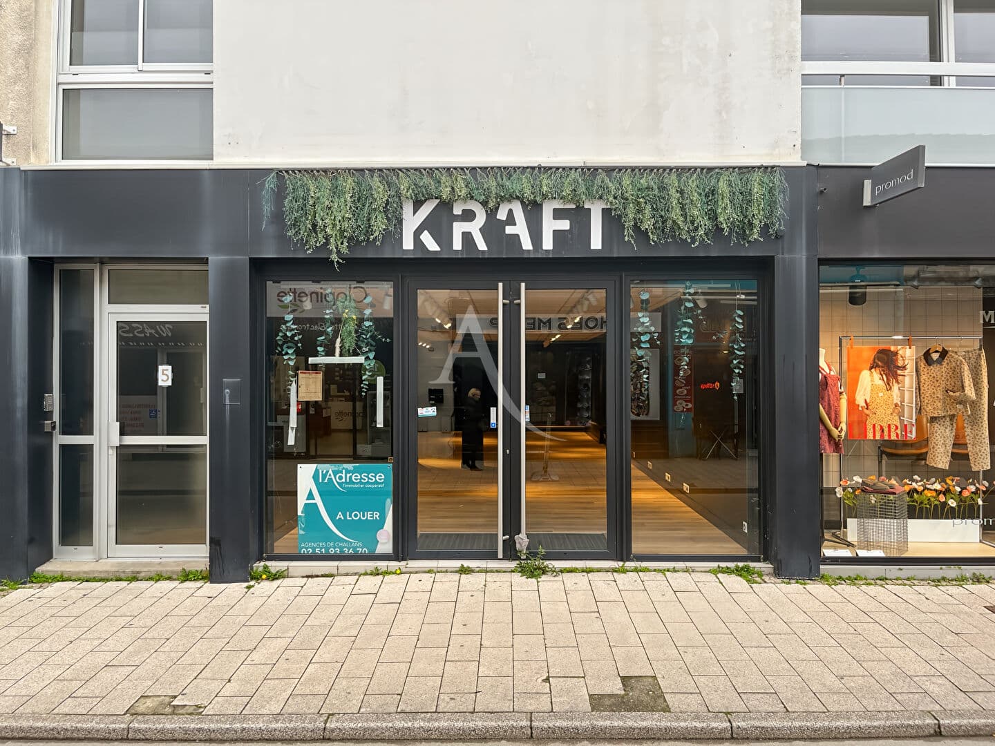 Local commercial 120 m² — VENDEE — photo 1