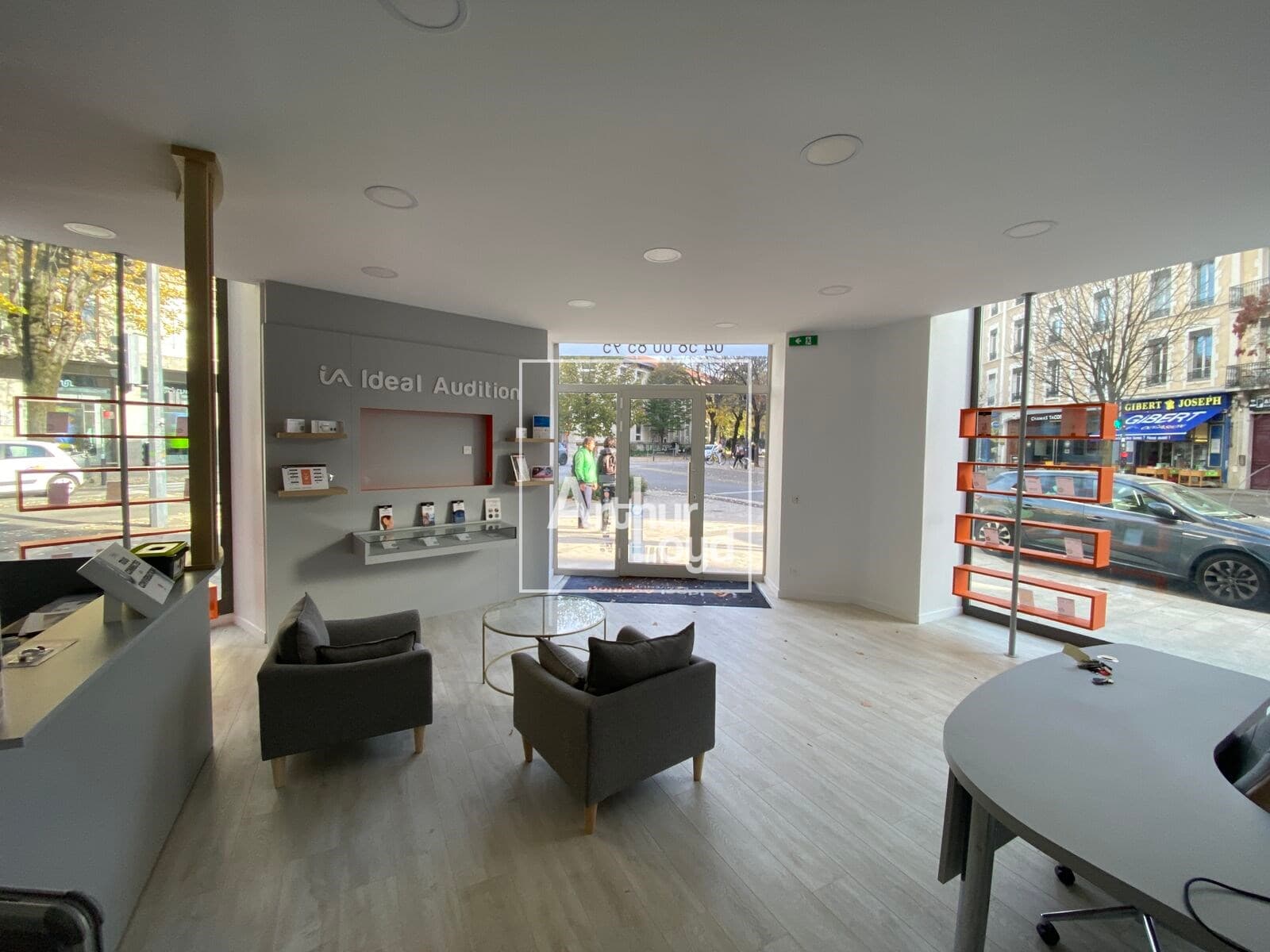 Local commercial · 228 m² · Location — photo 3