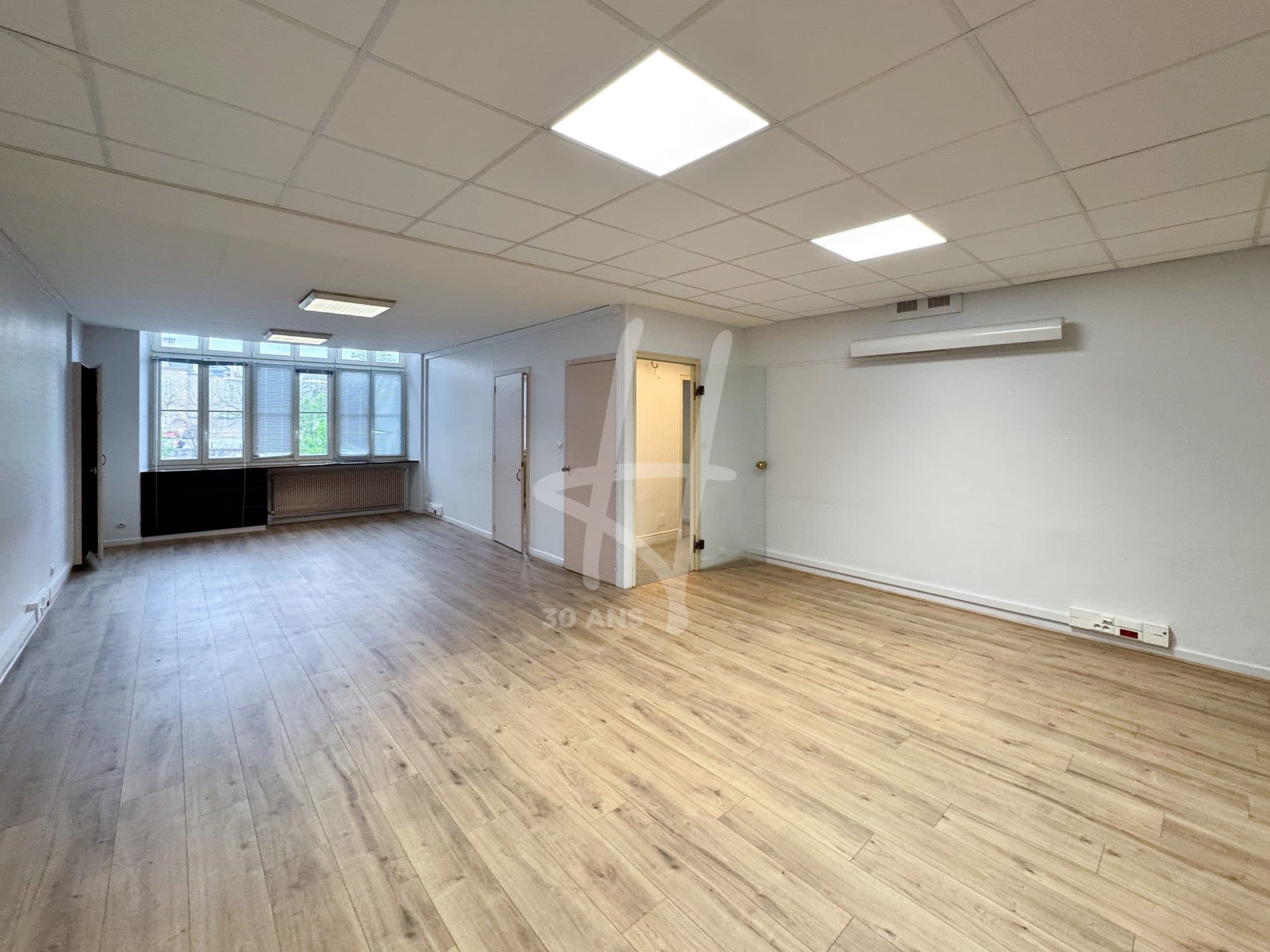 Local commercial · 167 m² · Location — photo 3