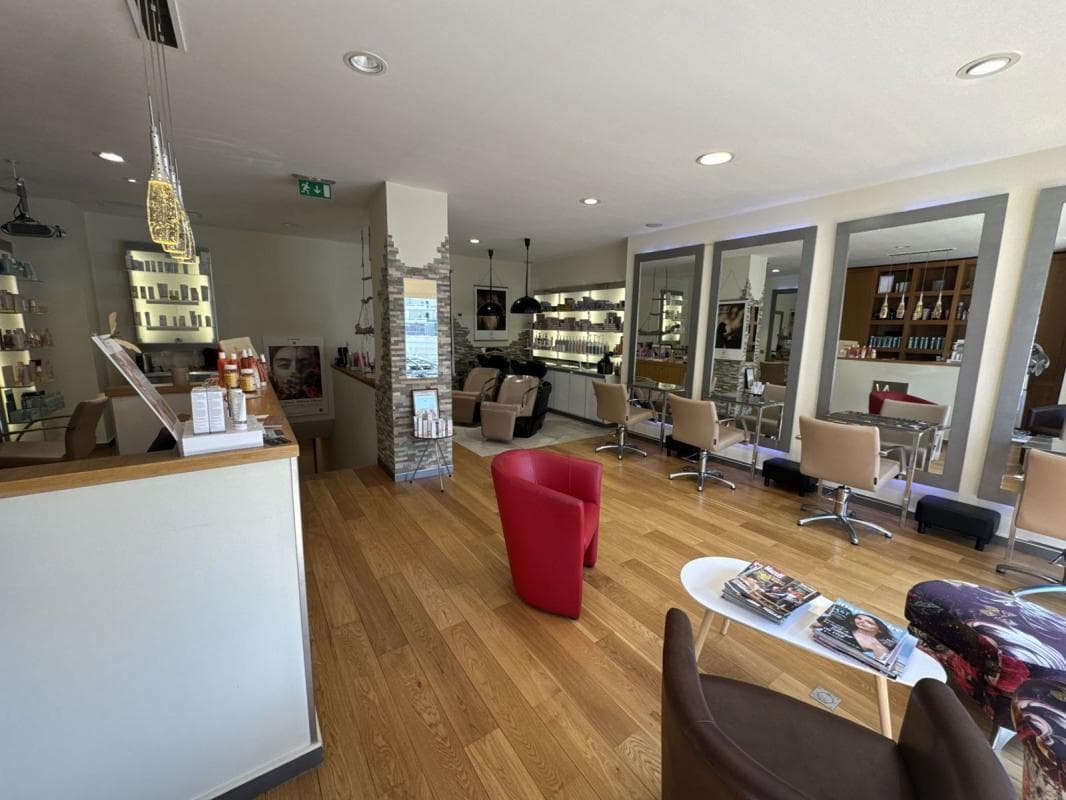 Local commercial 110 m² — JUAN LES PINS — photo 1