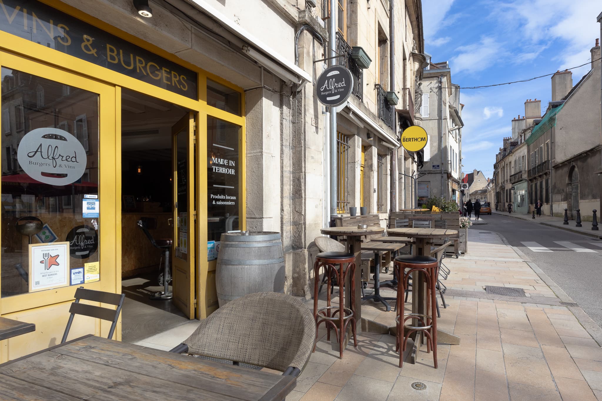 Local commercial 60 m² — DIJON — photo 1