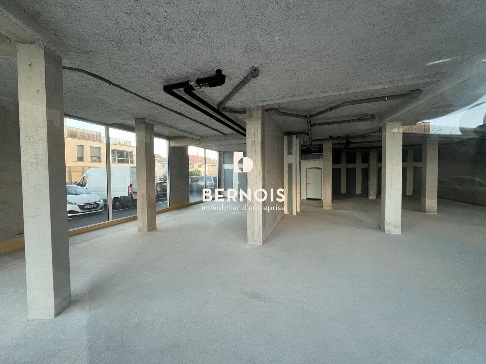 Local commercial · 268 m² · Location — photo 3