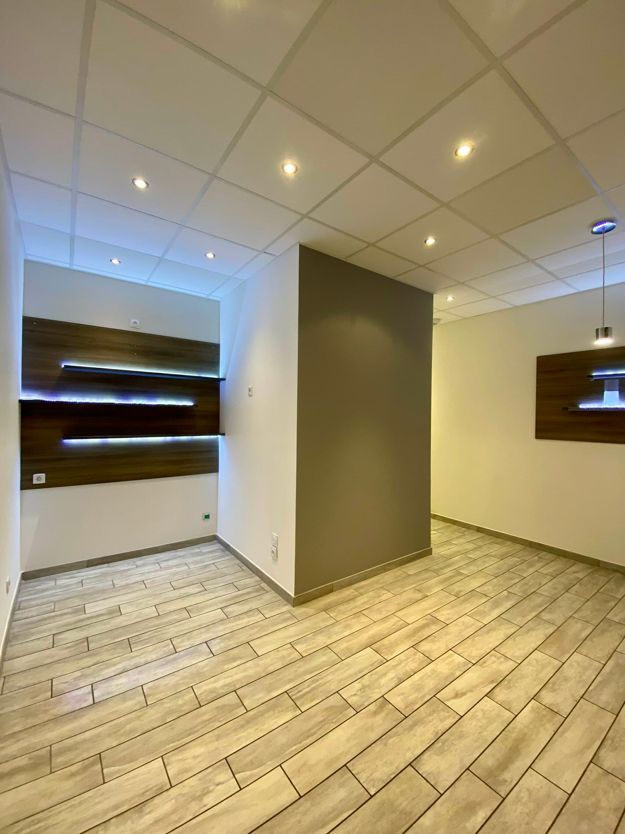 Local commercial · 69 m² · Achat des murs — photo 1