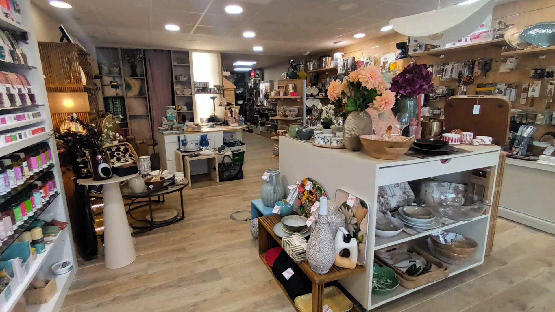 Local commercial 60 m² — LE CAP D AGDE — photo 1