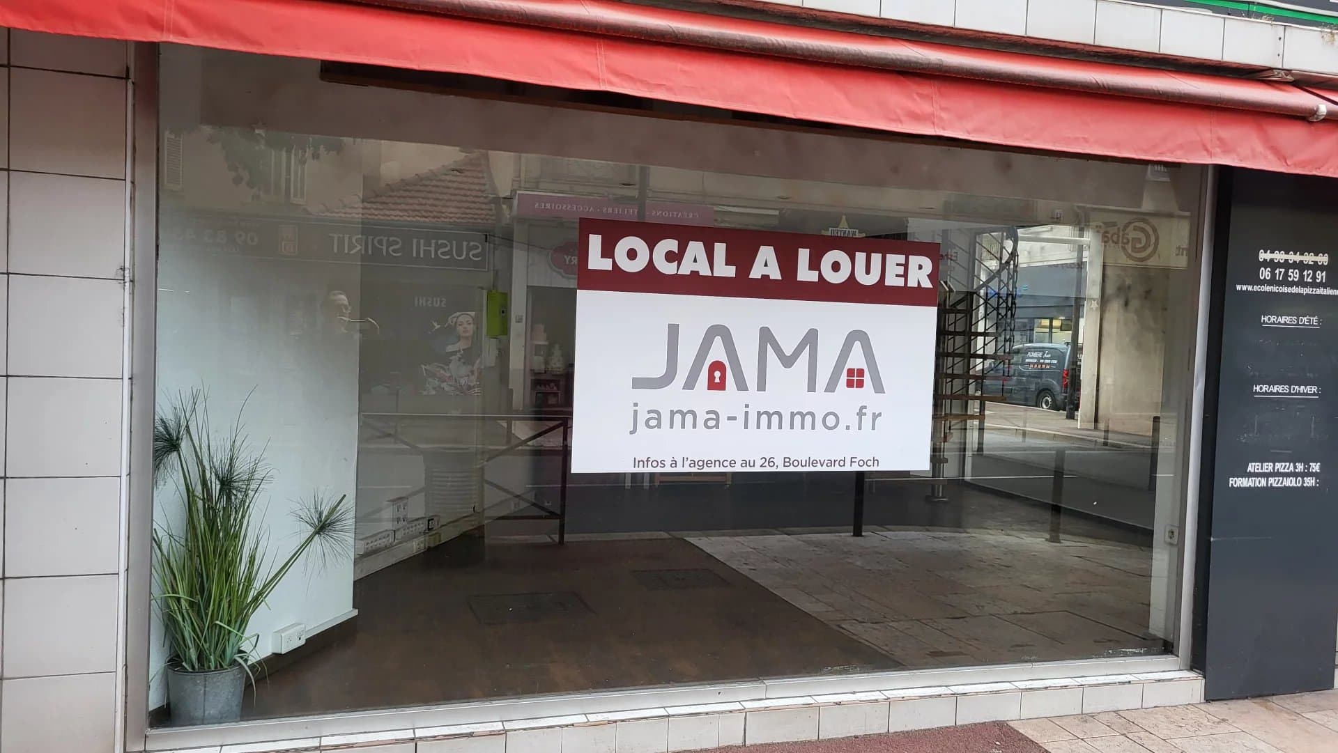 Local commercial · 44 m² · Location — photo 1