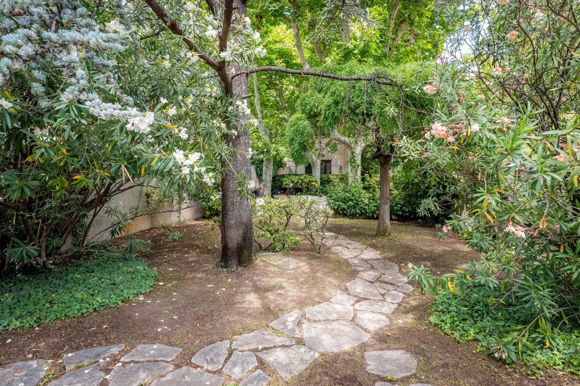 Local commercial · 200 m² · Achat des murs — photo 3