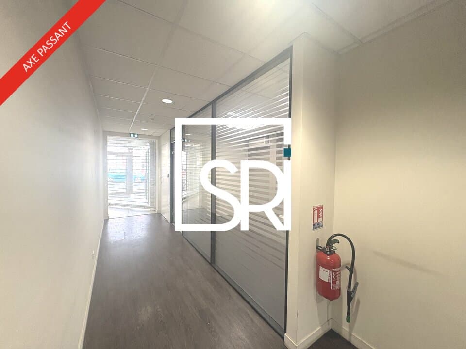 Local commercial · 141 m² · Location — photo 2