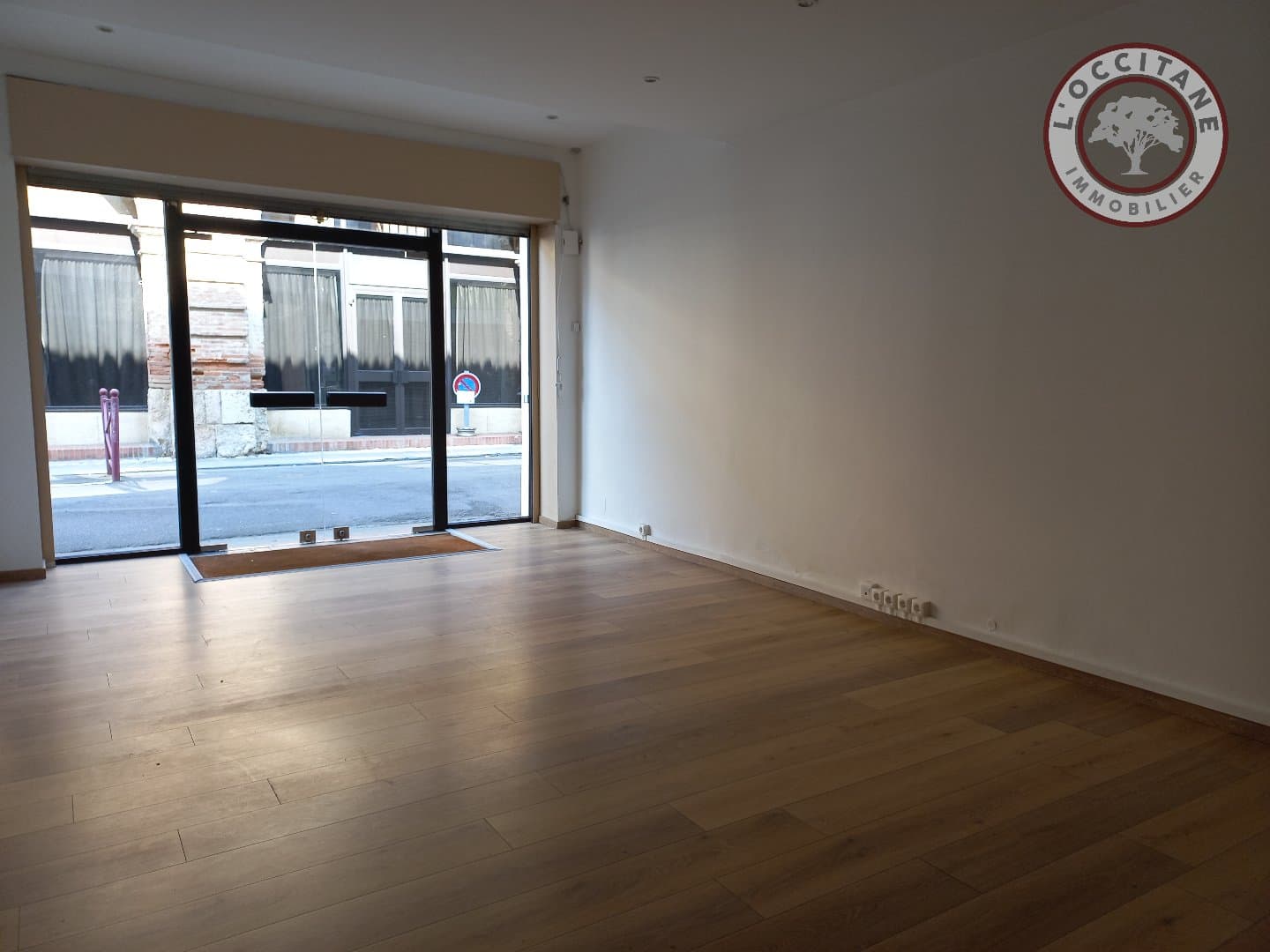 Local commercial · 38 m² · Location — photo 1