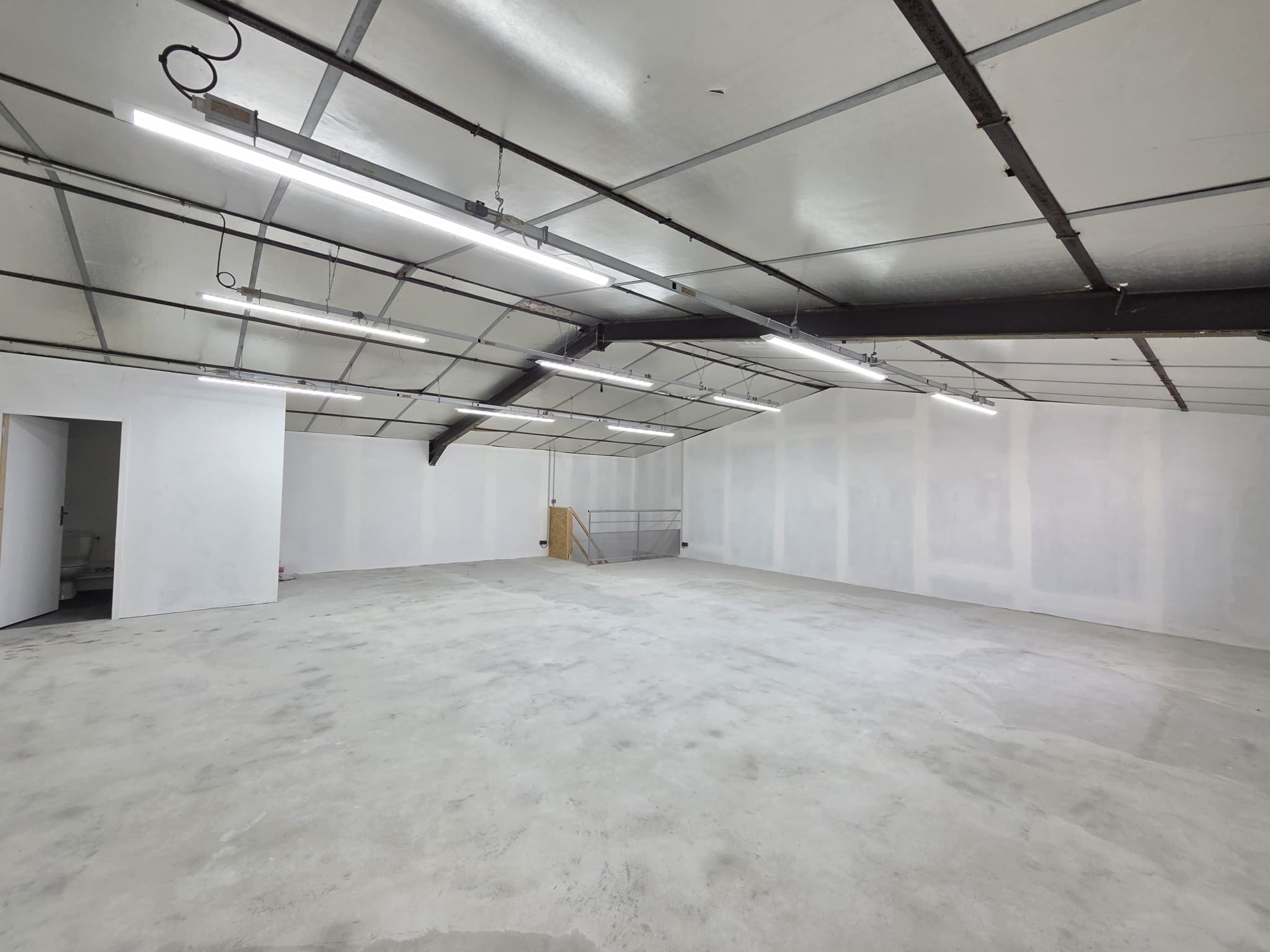 Local commercial · 100 m² · Location — photo 1