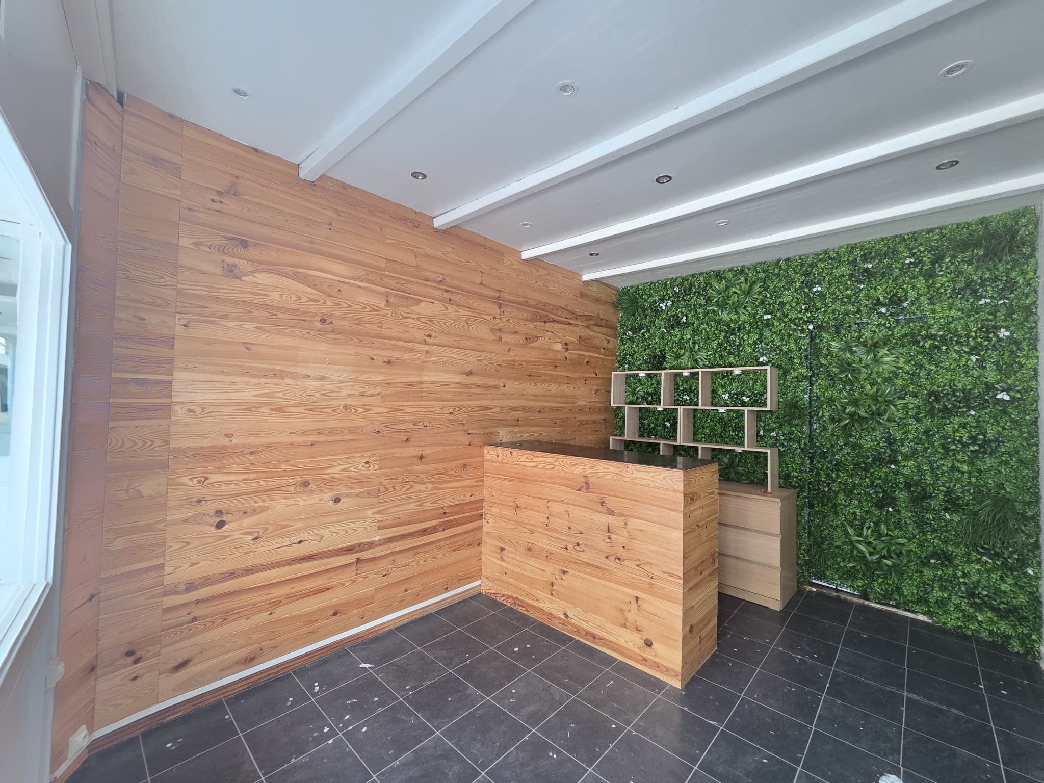 Local commercial 21 m² — TROYES — photo 1